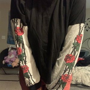 The Ragged Priest rose and thorn sleeve top🖤🥰